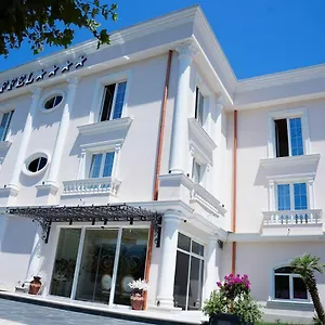 Hotel Eiffel, Tirana